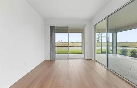 Living - 10005 Johnson Oaks Gln, Parrish, FL 34219 photo 2 of 4