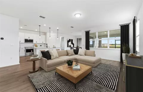 Living - 10005 Johnson Oaks Gln, Parrish, FL 34219 photo 1 of 4
