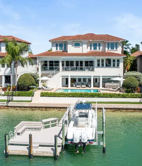 19 Bayfront Ct S, Saint Petersburg, FL 33711