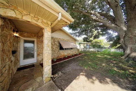 824 62nd Ave NE, Saint Petersburg, FL 33702
