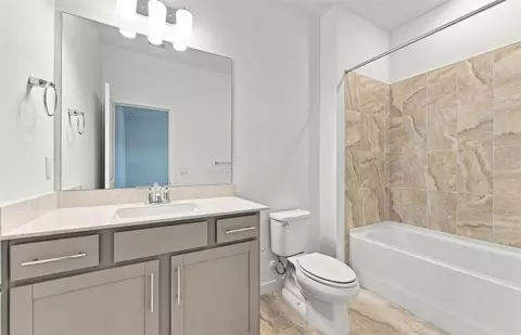 Bath - 10045 Trellis Vine Way, Parrish, FL 34219 photo 3 of 3