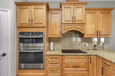 Kitchen - 251 SE 148th Ave, Williston, FL 32696 photo 2 of 8