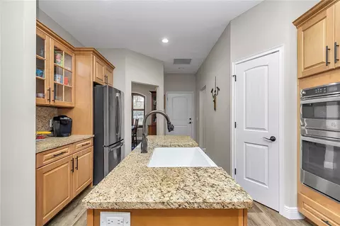 Kitchen - 251 SE 148th Ave, Williston, FL 32696 photo 6 of 8