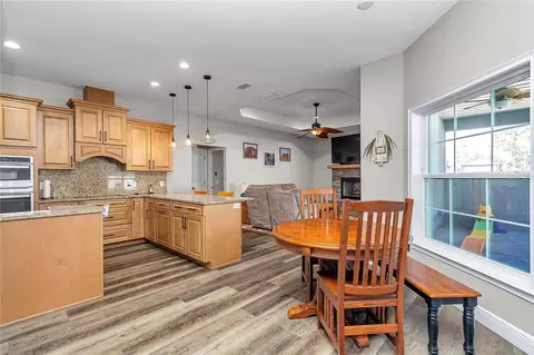 Kitchen - 251 SE 148th Ave, Williston, FL 32696 photo 5 of 8
