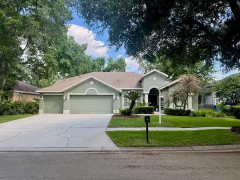 5622 Osprey Park Pl, Lithia, FL 33547