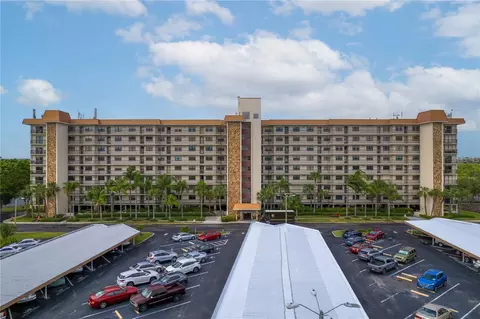 5400 Park St N #214, Saint Petersburg, FL 33709