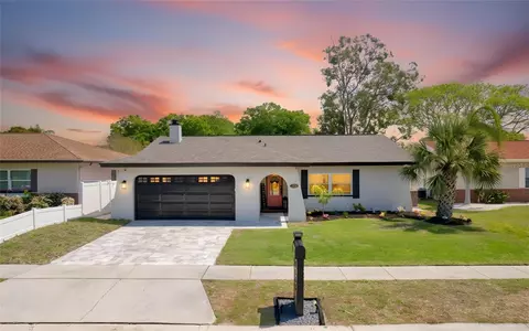2333 Citrus Hill Rd, Palm Harbor, FL 34683