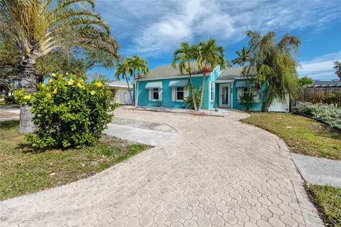 815 Lantana Ave, Clearwater Beach, FL 33767