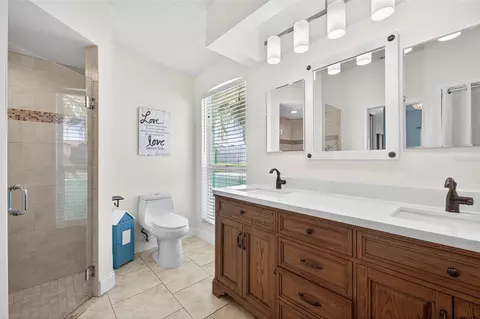 Bath - 3907 57th Pl E, Bradenton, FL 34203 photo 1 of 3