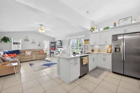 Kitchen - 3907 57th Pl E, Bradenton, FL 34203 photo 1 of 4