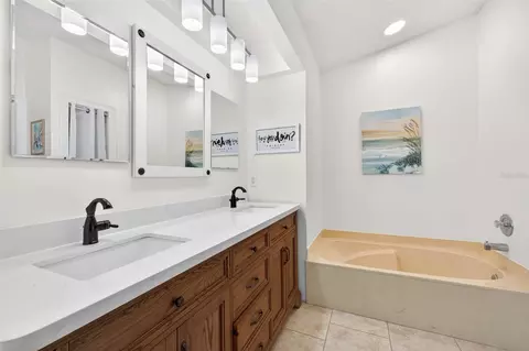 Bath - 3907 57th Pl E, Bradenton, FL 34203 photo 2 of 3