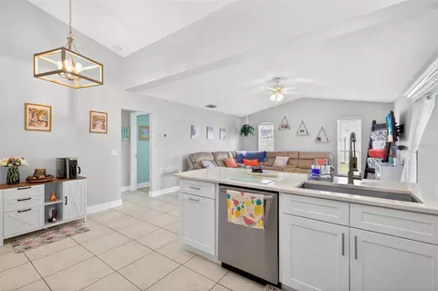 Kitchen - 3907 57th Pl E, Bradenton, FL 34203 photo 2 of 4