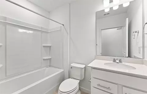 Bath - 9877 Trellis Vine Way, Parrish, FL 34219 photo 1 of 3