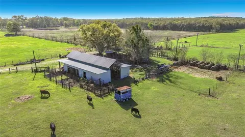 855 NE 107th Rd, Oxford, FL 34484