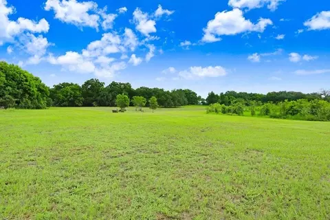 37352 Trilby Rd, Dade City, FL 33523
