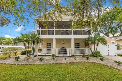 786 59th Ave NE, Saint Petersburg, FL 33703