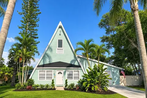 501 Pameto Rd, Nokomis, FL 34275
