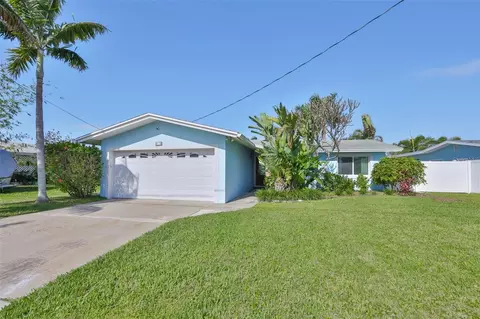 538 Lillian Dr, Madeira Beach, FL 33708
