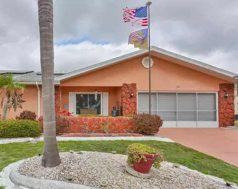 1511 Cloister Dr, Sun City Center, FL 33573