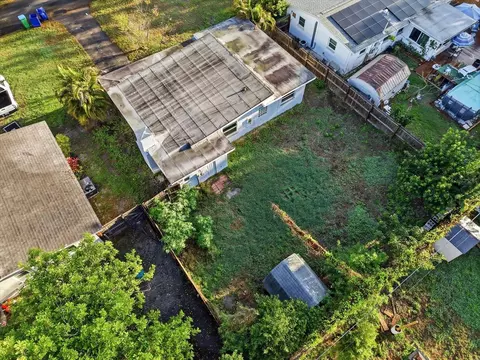 View/Area - 1949 Pinehurst Dr, Clearwater, FL 33763 photo 8 of 8