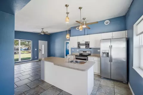 Kitchen - 1949 Pinehurst Dr, Clearwater, FL 33763 photo 4 of 5