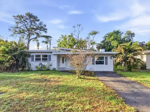 Exterior - 1949 Pinehurst Dr, Clearwater, FL 33763 photo 2 of 6