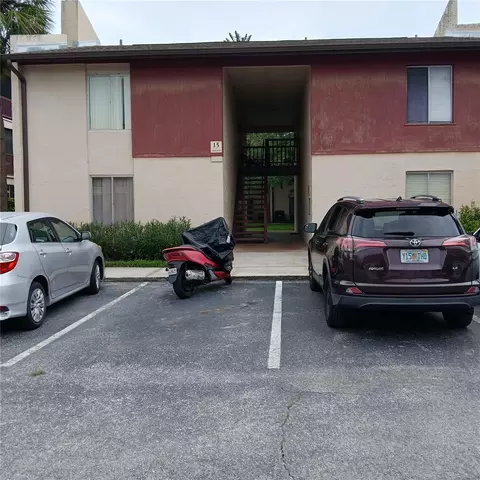 3836 N Lake Dr #119, Tampa, FL 33614