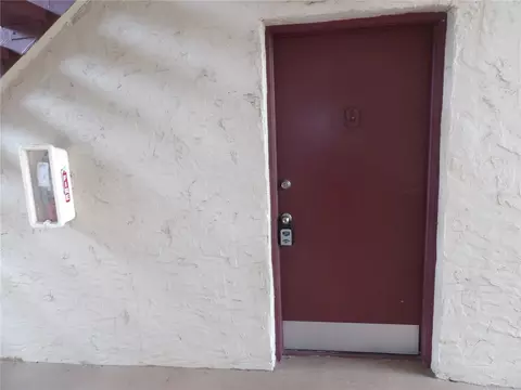 3836 N Lake Dr #119, Tampa, FL 33614