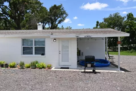 11907 Frontage Rd, Dade City, FL 33525