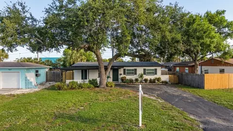 7619 33rd Ave N, Saint Petersburg, FL 33710