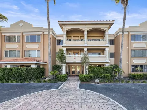 950 Broadway #205, Dunedin, FL 34698