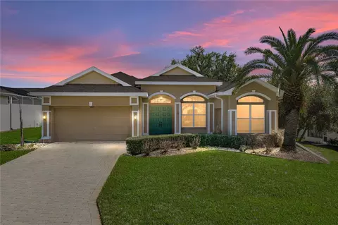 12231 Woodlands Cir, Dade City, FL 33525
