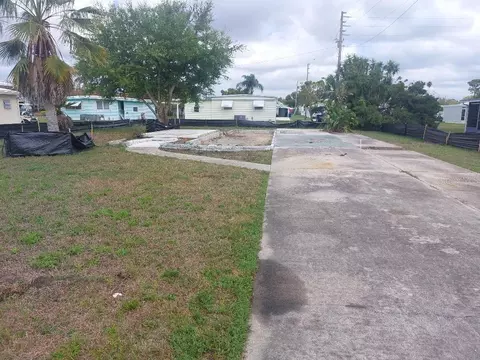 105 Lake Tarpon Dr #26, Palm Harbor, FL 34684