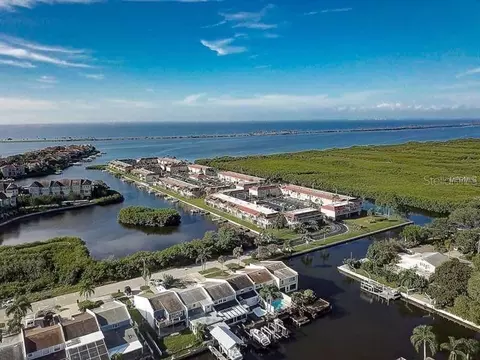 8822 Bay Pointe Dr #104, Tampa, FL 33615