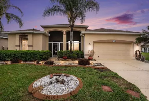 9916 Cleghorn Dr, San Antonio, FL 33576