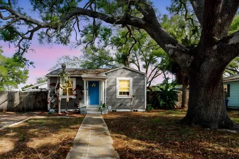 765 60th Ave NE, Saint Petersburg, FL 33703