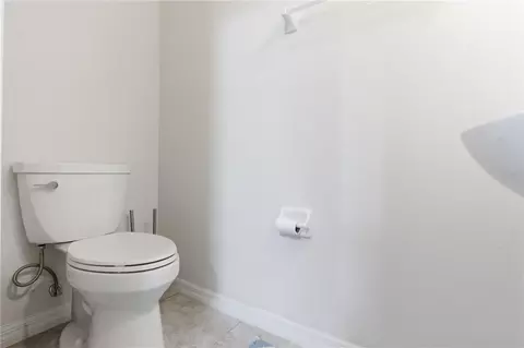 Bath - 2212 Broadway View Ave, Brandon, FL 33510 photo 2 of 5