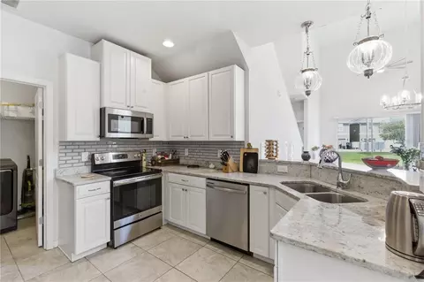 Kitchen - 2212 Broadway View Ave, Brandon, FL 33510 photo 3 of 4