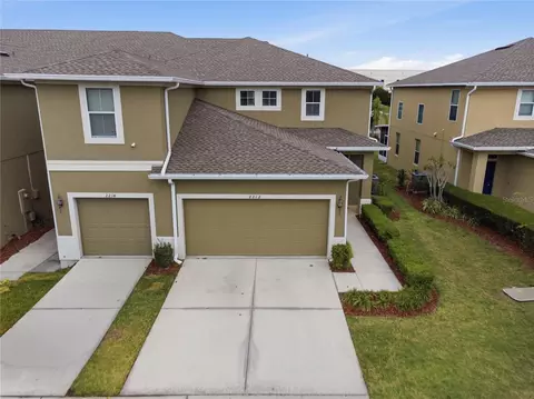 Exterior - 2212 Broadway View Ave, Brandon, FL 33510 photo 4 of 7