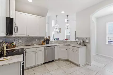 Kitchen - 2212 Broadway View Ave, Brandon, FL 33510 photo 4 of 4