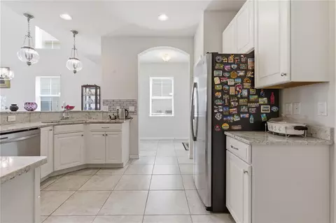 Entry Way - 2212 Broadway View Ave, Brandon, FL 33510 photo 2 of 7