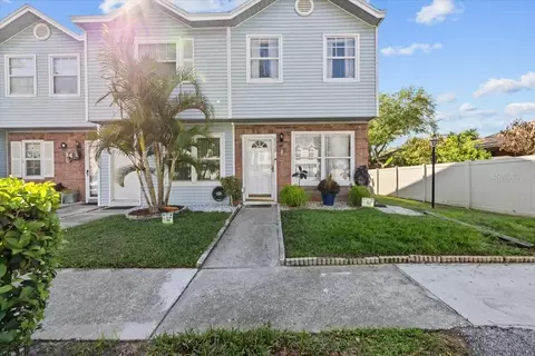 8730 Cobbler Pl, Tampa, FL 33615