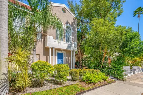 237 7th Ave N #2, Saint Petersburg, FL 33701