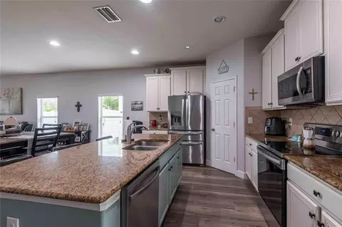 Kitchen - 2814 Maple Brook Loop, Lutz, FL 33558 photo 1 of 2