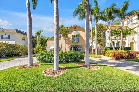 2410 Coffee Pot Blvd NE, Saint Petersburg, FL 33704
