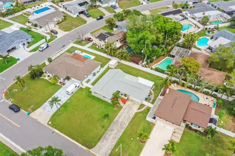 7955 Bayshore Dr, Seminole, FL 33776