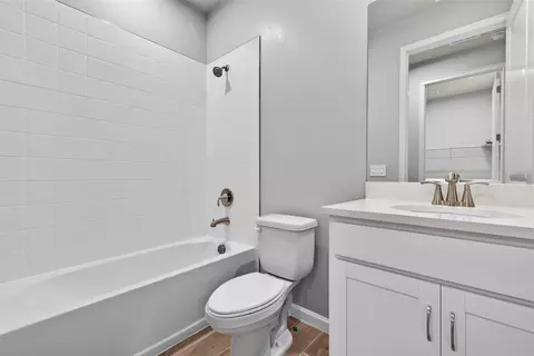 Bath - 9243 Aurelia Ave, Parrish, FL 34219 photo 2 of 2