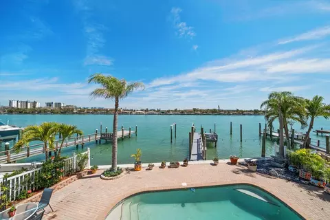 8685 E Bay Dr, Treasure Island, FL 33706