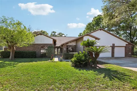 17922 Clear Lake Dr, Lutz, FL 33548