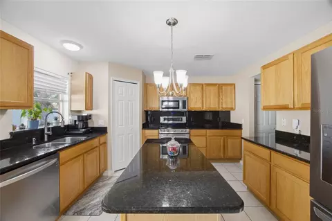 Kitchen - 4517 SE 28th St, Ocala, FL 34480 photo 2 of 3